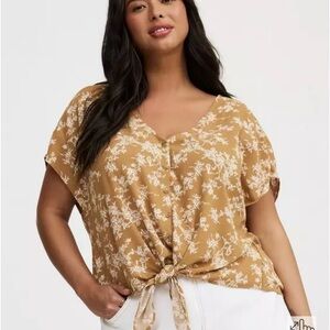 NWT Torrid Tobacco Floral Tie-Front Button-Down Top